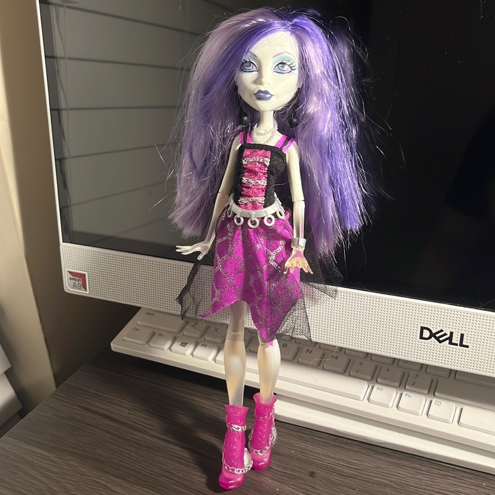 Mattel Monster High Ghoul's Alive! Spectra Vondergeist Doll